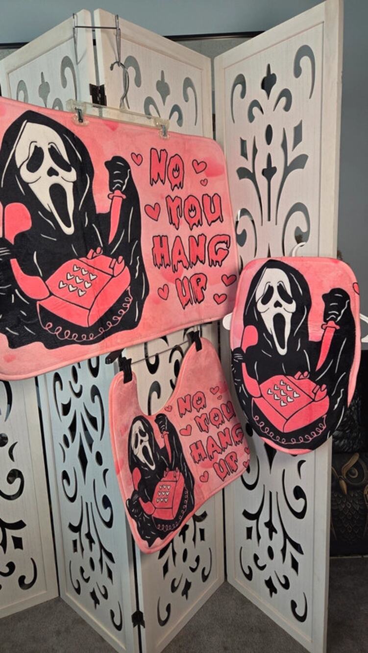 Ghostface No You Hang Up 3 Pc Bathroom Rug Set Pink Horror Bath Mat Toilet NWOT